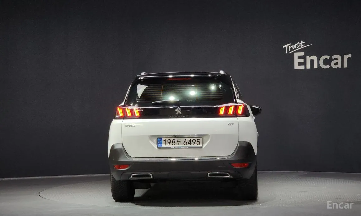 Фото 4 - Peugeot 5008