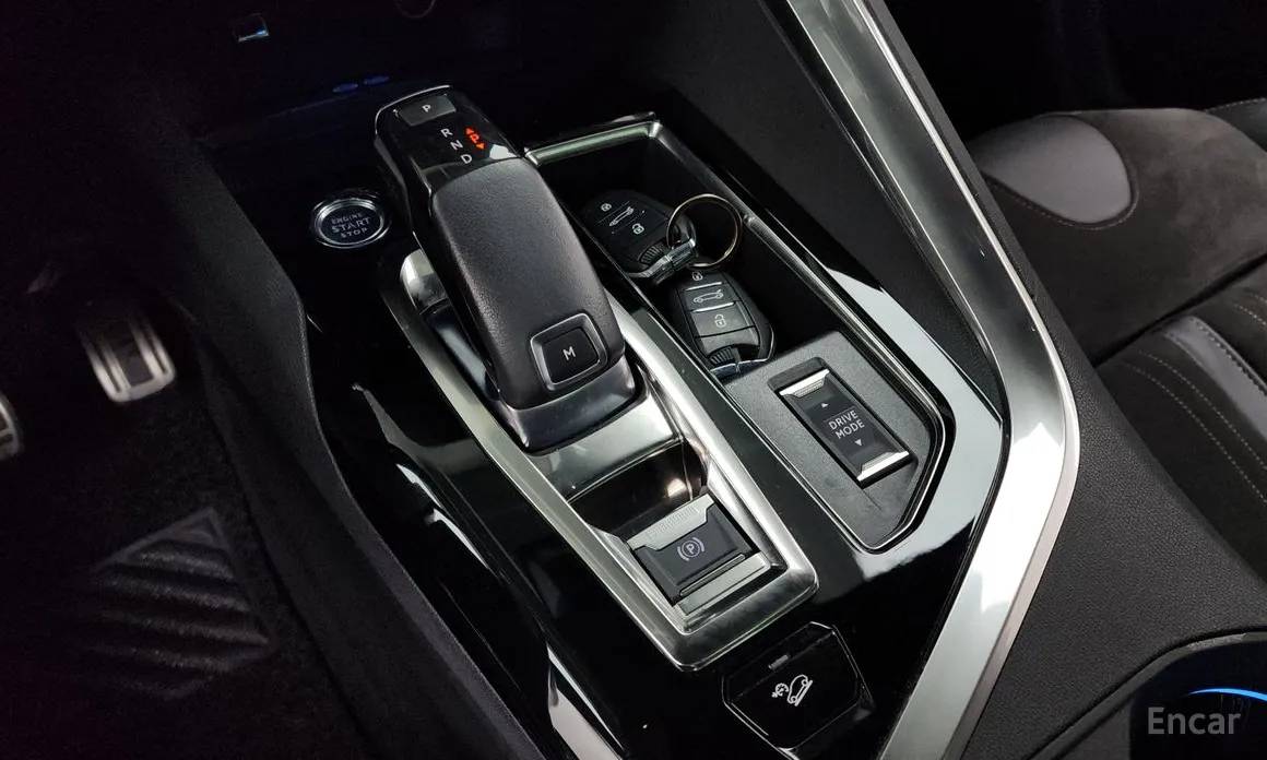 Фото 9 - Peugeot 5008