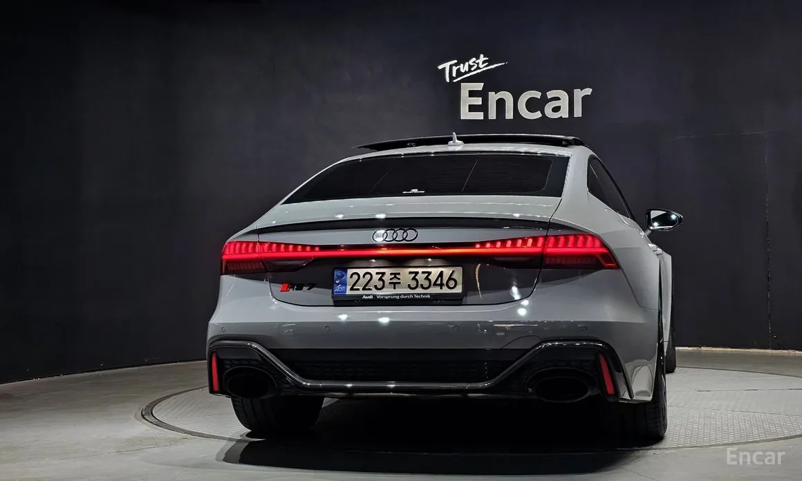 Фото 4 - Audi RS 7