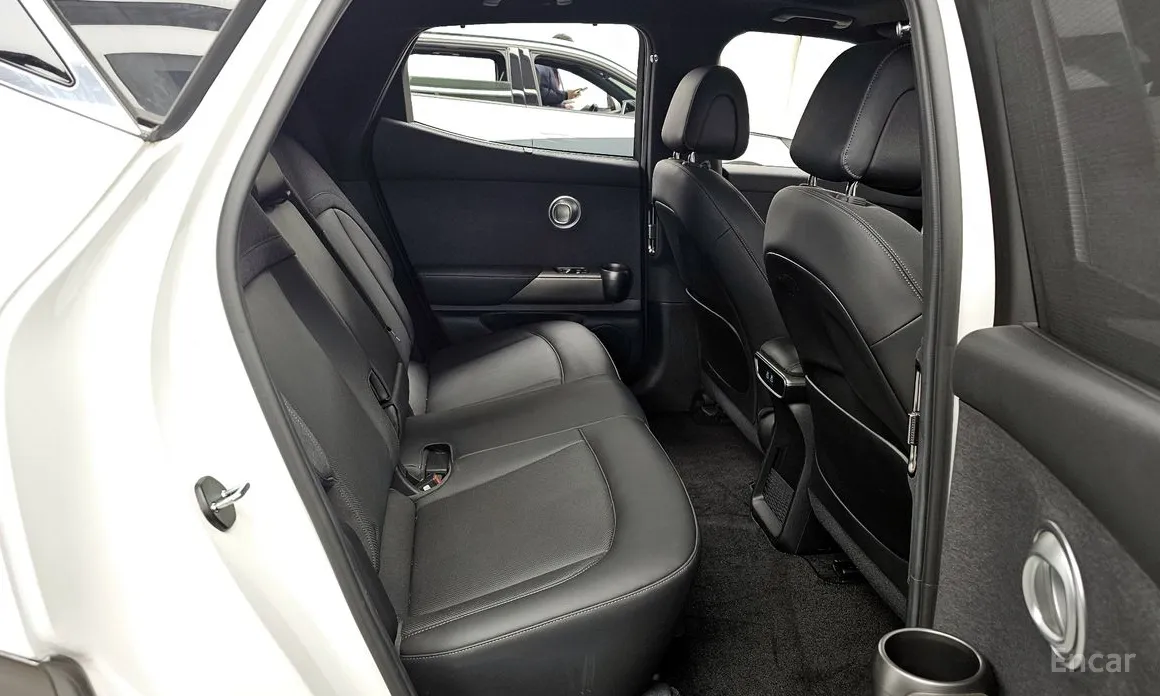 Фото 12 - Genesis GV60