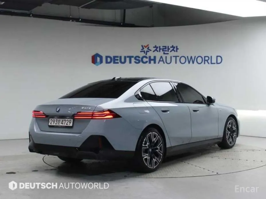 Фото 2 - BMW 5 Series