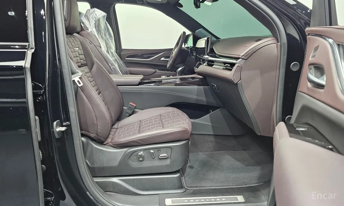 Фото 11 - Cadillac Escalade