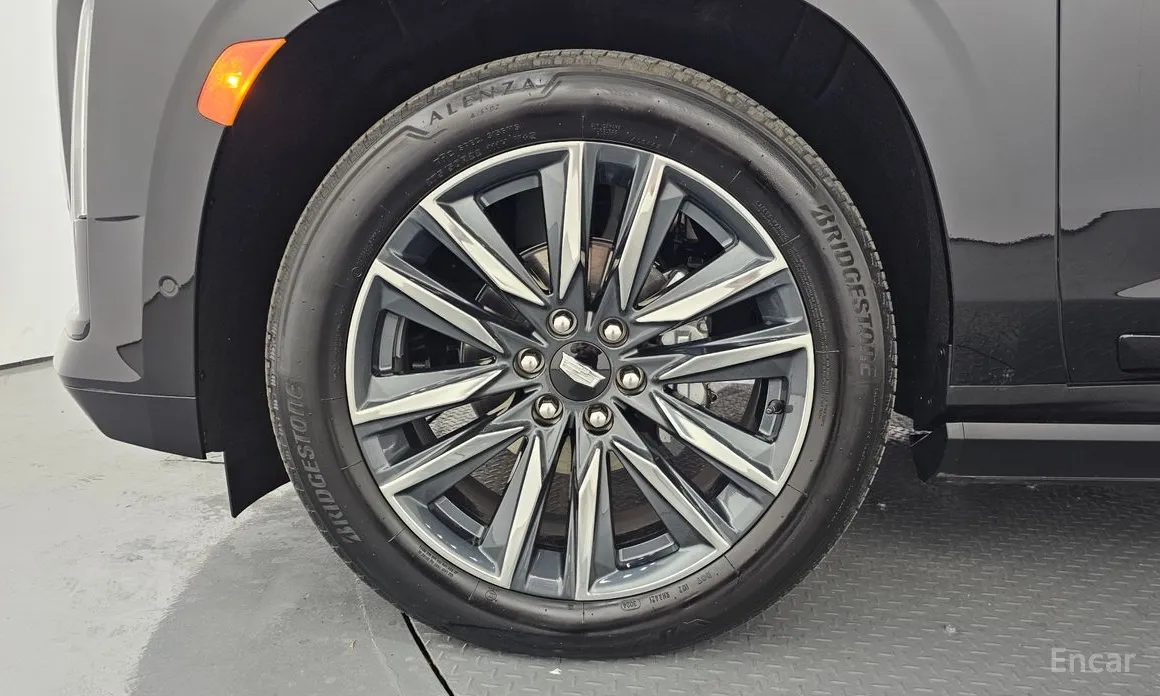 Фото 5 - Cadillac Escalade