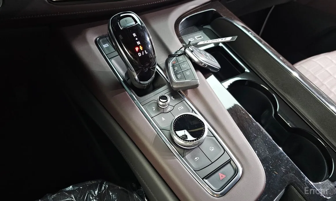 Фото 9 - Cadillac Escalade