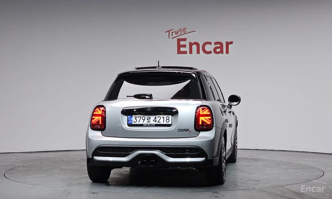 Фото 4 - Mini Cooper