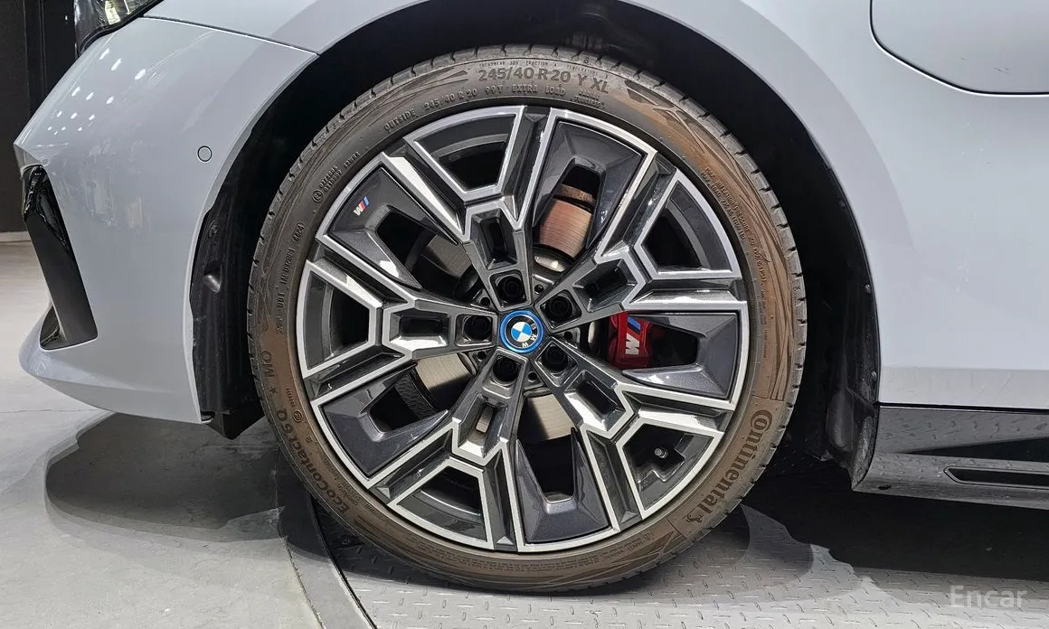 Фото 5 - BMW 5 Series