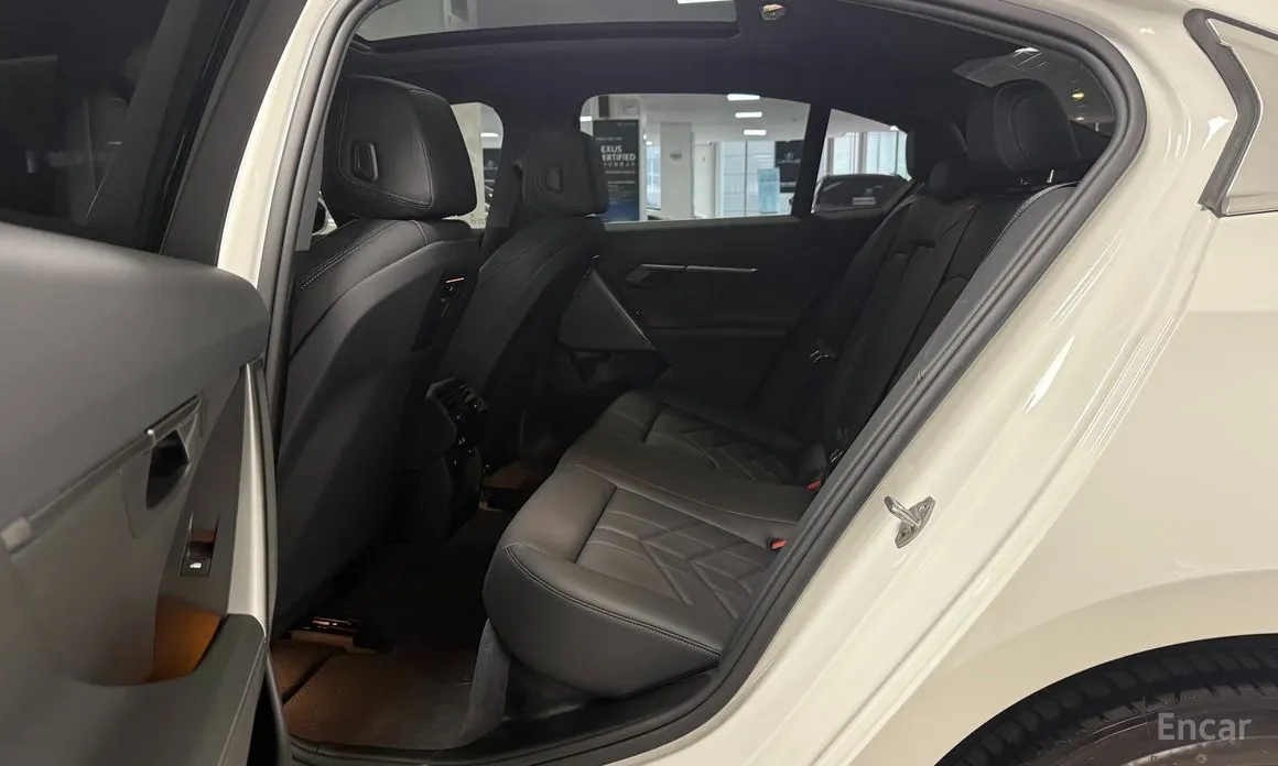 Фото 10 - BMW 5 Series