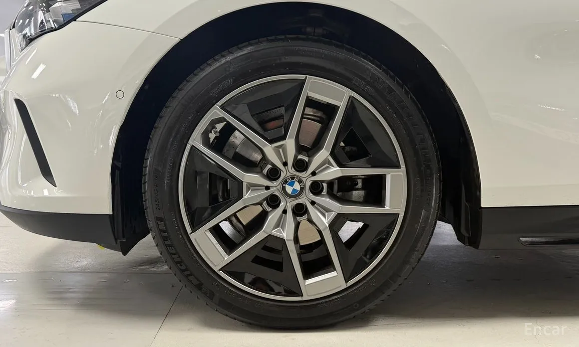 Фото 5 - BMW 5 Series