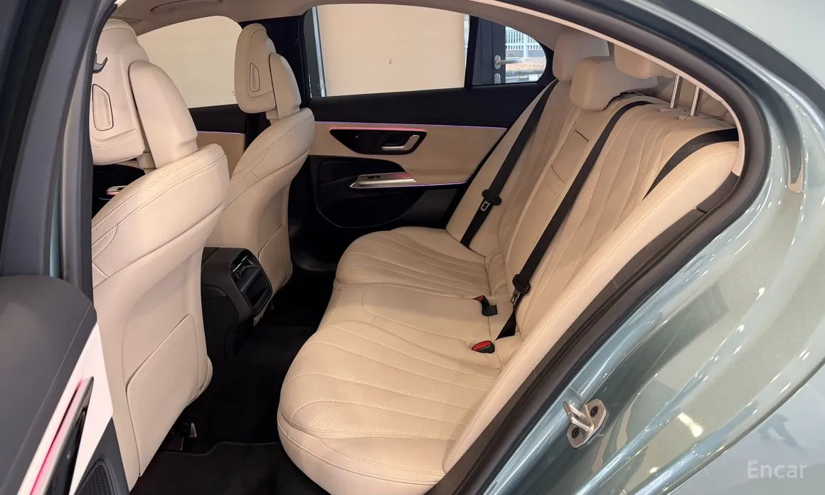 Фото 10 - Mercedes-Benz E-Class