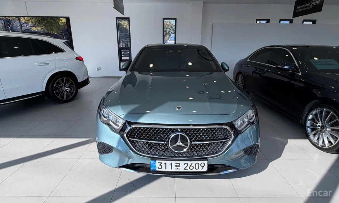 Фото 12 - Mercedes-Benz E-Class