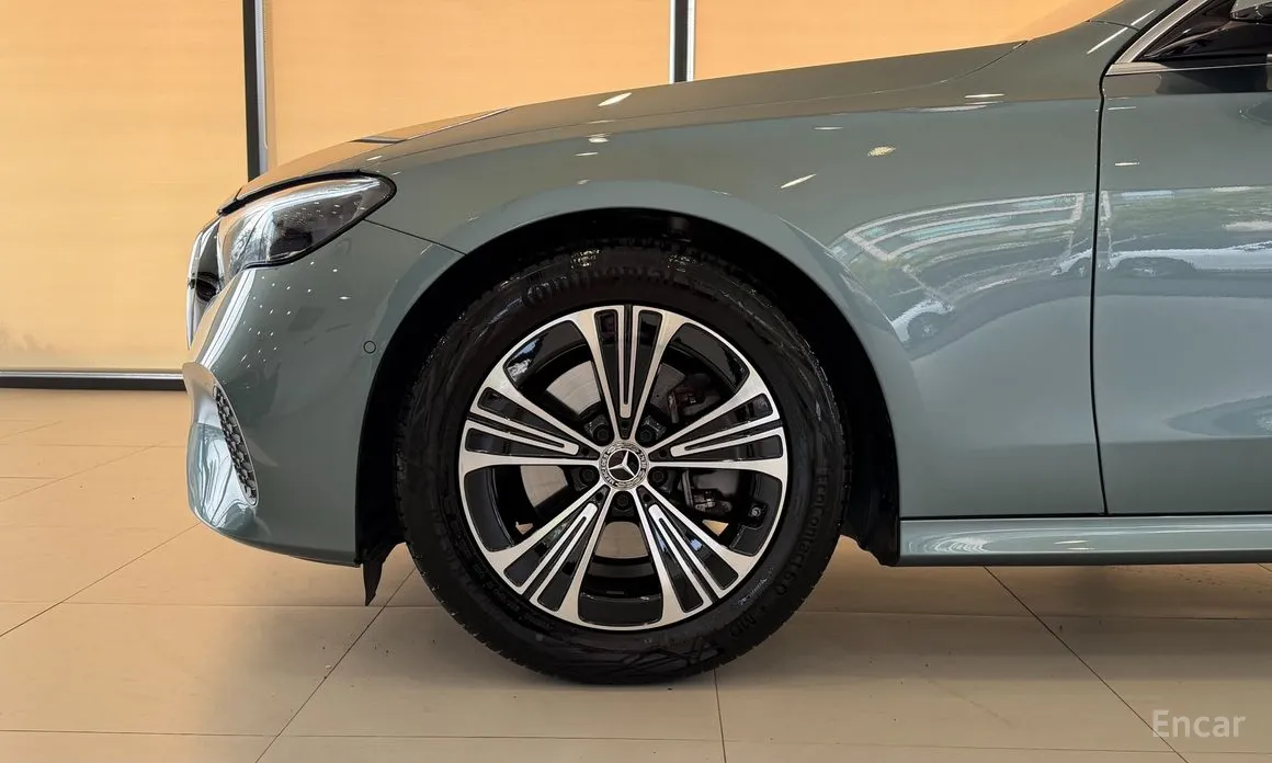 Фото 5 - Mercedes-Benz E-Class