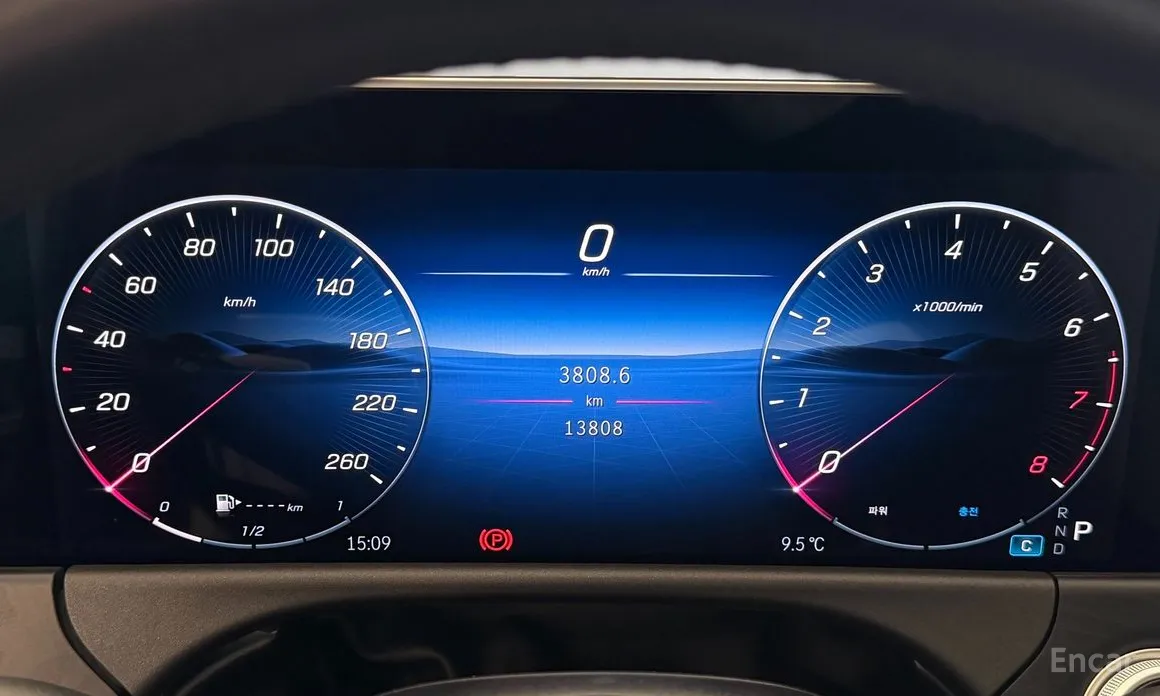 Фото 8 - Mercedes-Benz E-Class