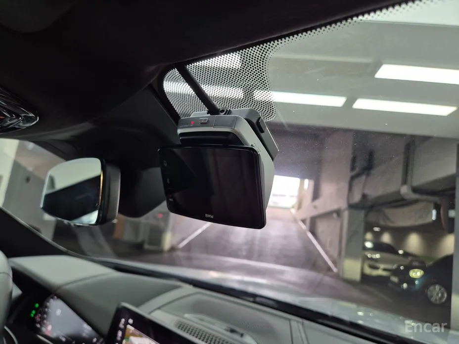 Фото 16 - BMW M8