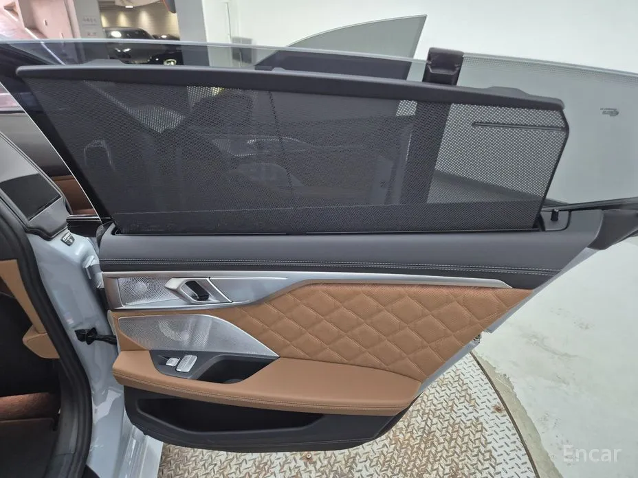 Фото 18 - BMW M8