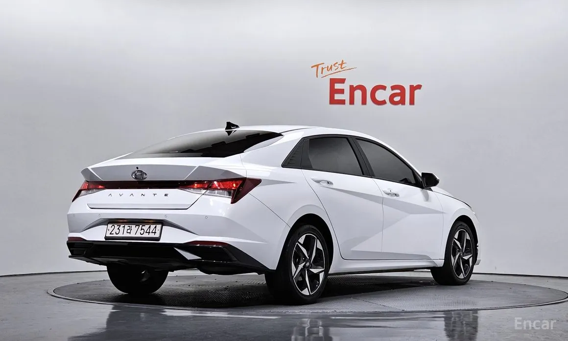 Фото 2 - Hyundai Avante