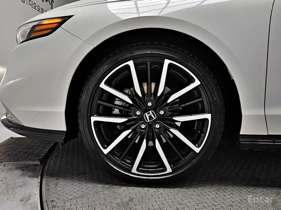 Фото 17 - Honda Accord