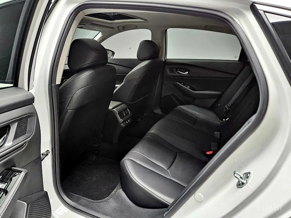 Фото 18 - Honda Accord