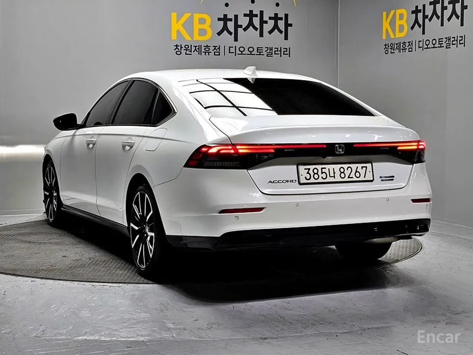 Фото 6 - Honda Accord