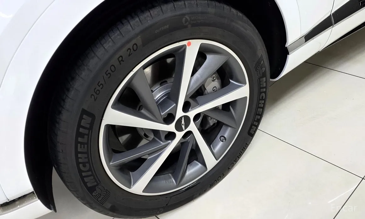 Фото 20 - Genesis GV80