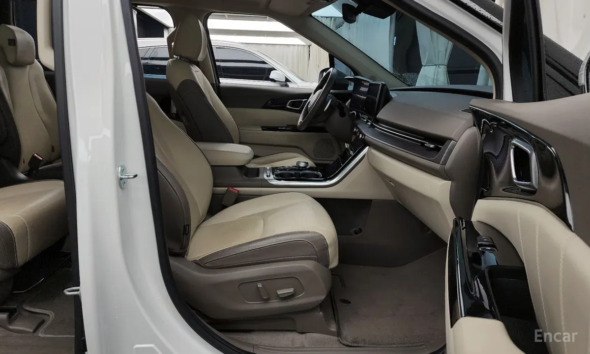 Фото 11 - Kia Carnival