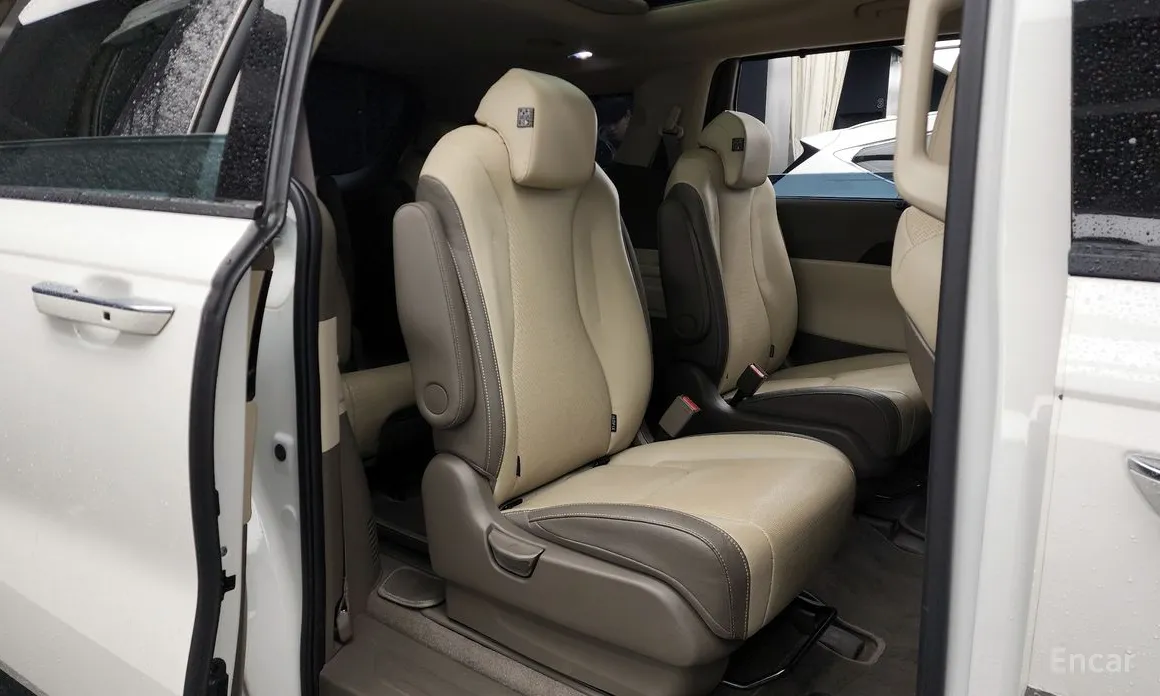 Фото 12 - Kia Carnival