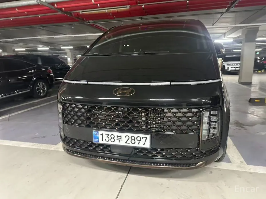 Фото 1 - Hyundai Staria