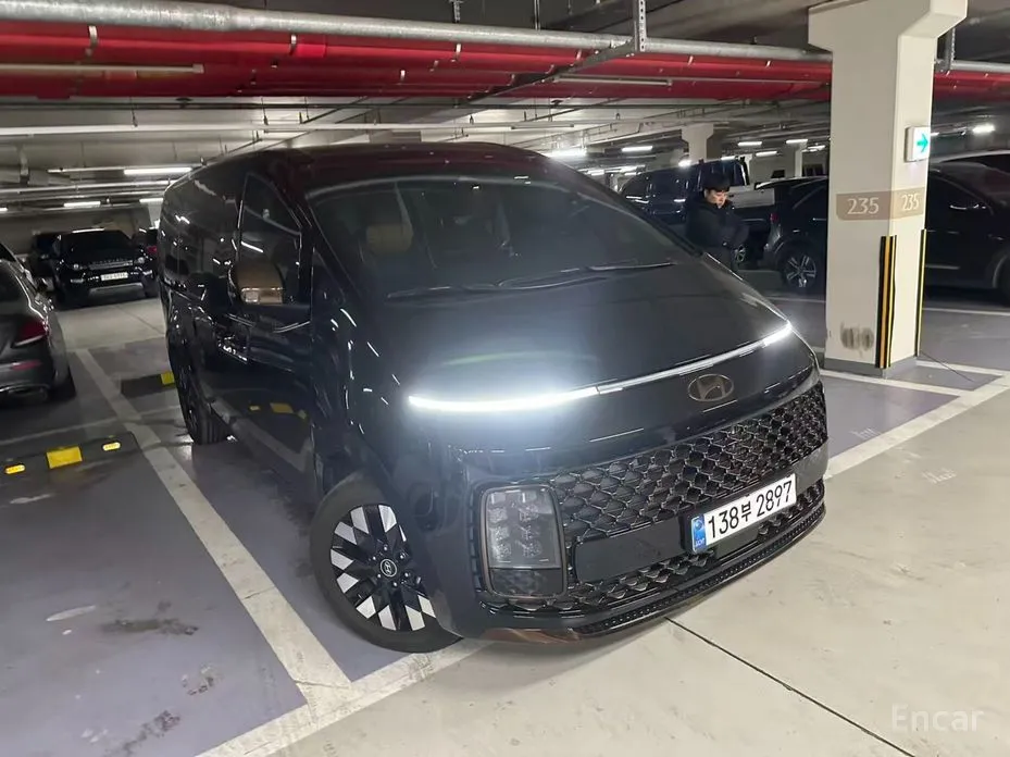 Фото 2 - Hyundai Staria