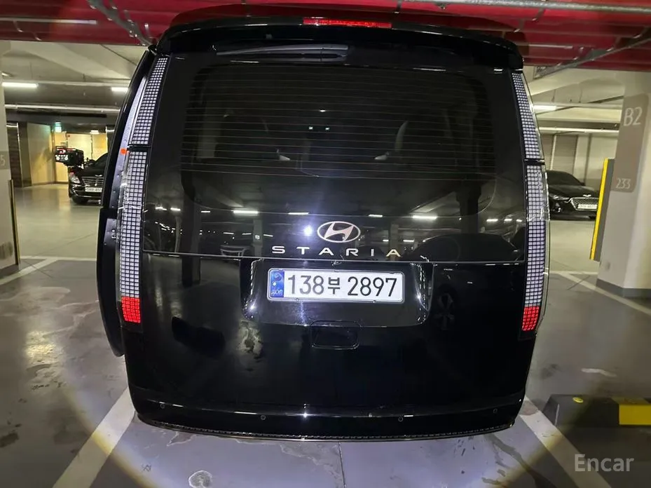 Фото 3 - Hyundai Staria