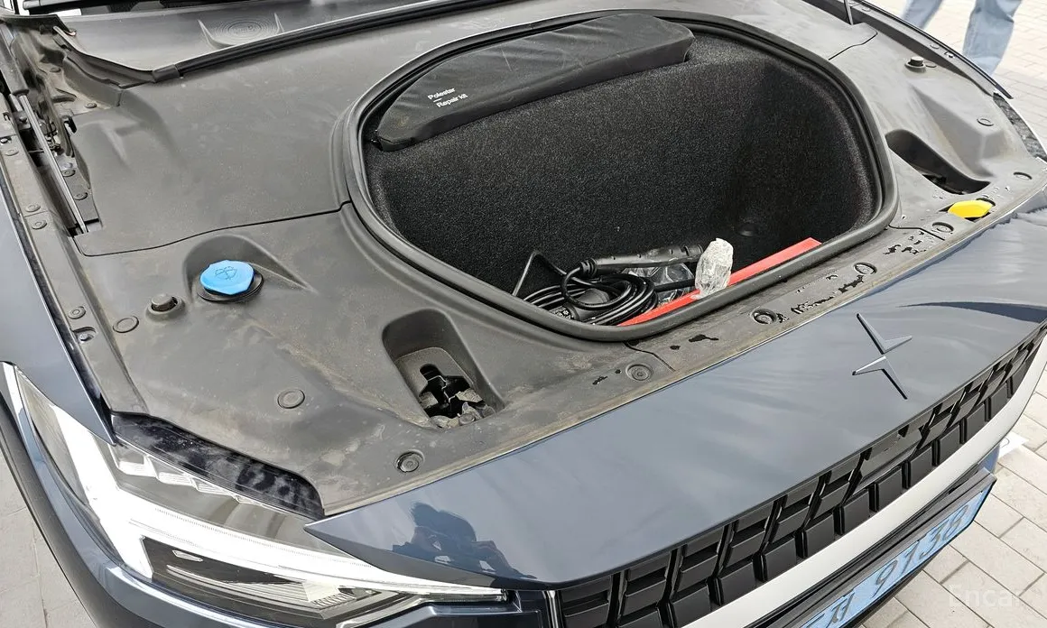 Фото 6 - Polestar 2