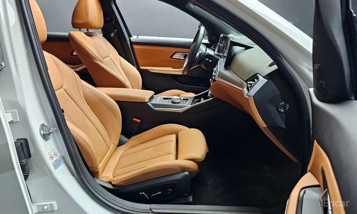 Photo 10 - BMW 3 Series