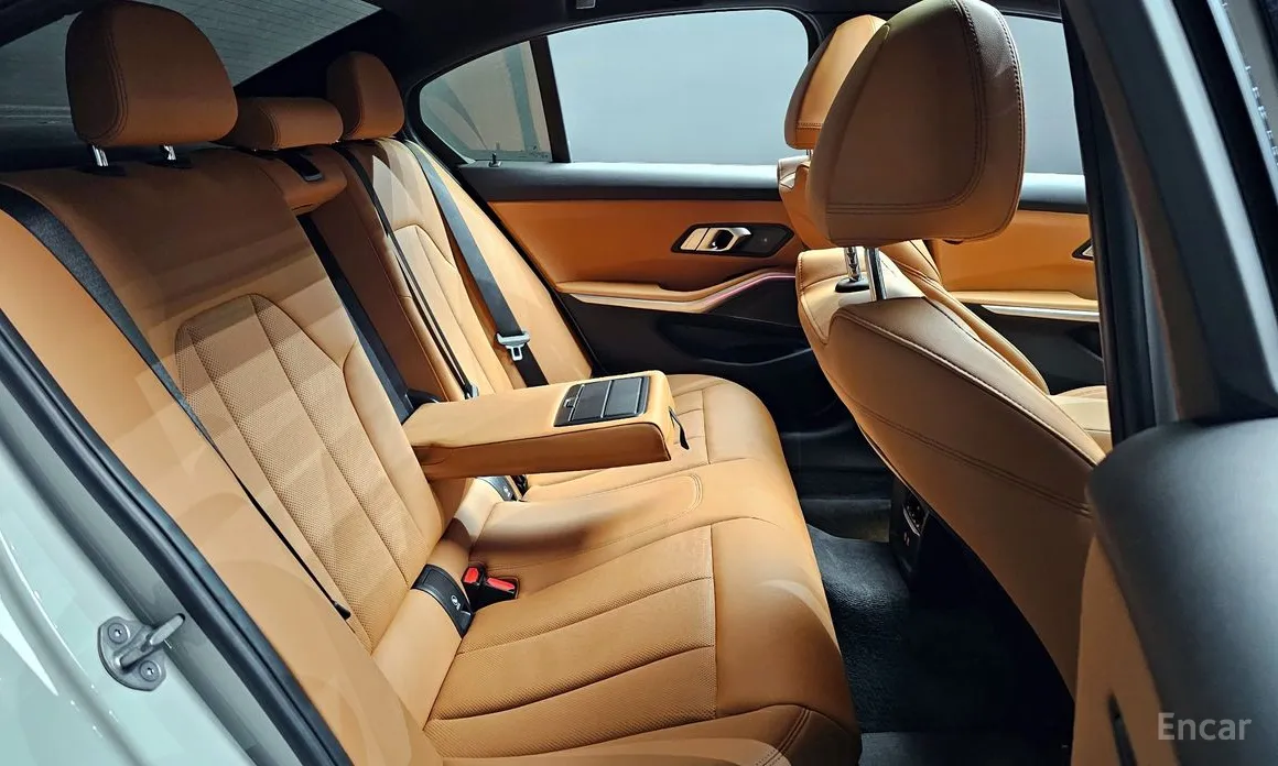 Photo 12 - BMW 3 Series