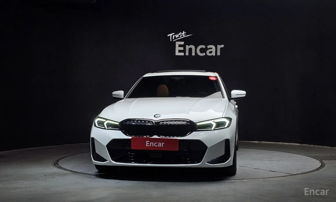 Photo 3 - BMW 3 Series