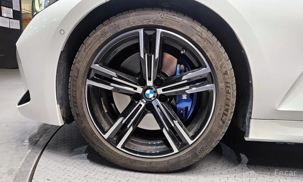 Photo 5 - BMW 3 Series