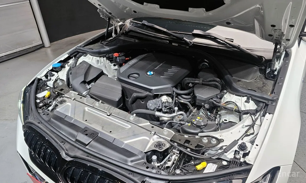 Photo 6 - BMW 3 Series