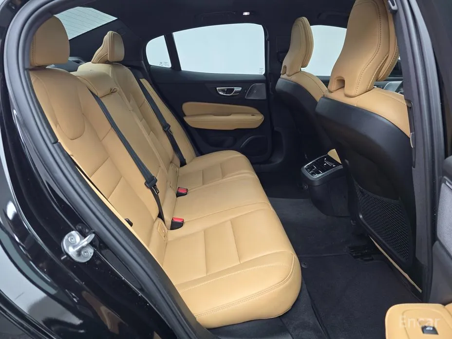 Фото 12 - Volvo S60