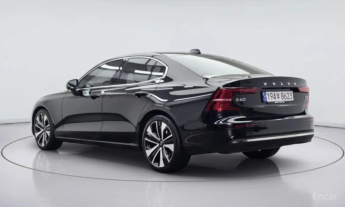 Фото 4 - Volvo S60