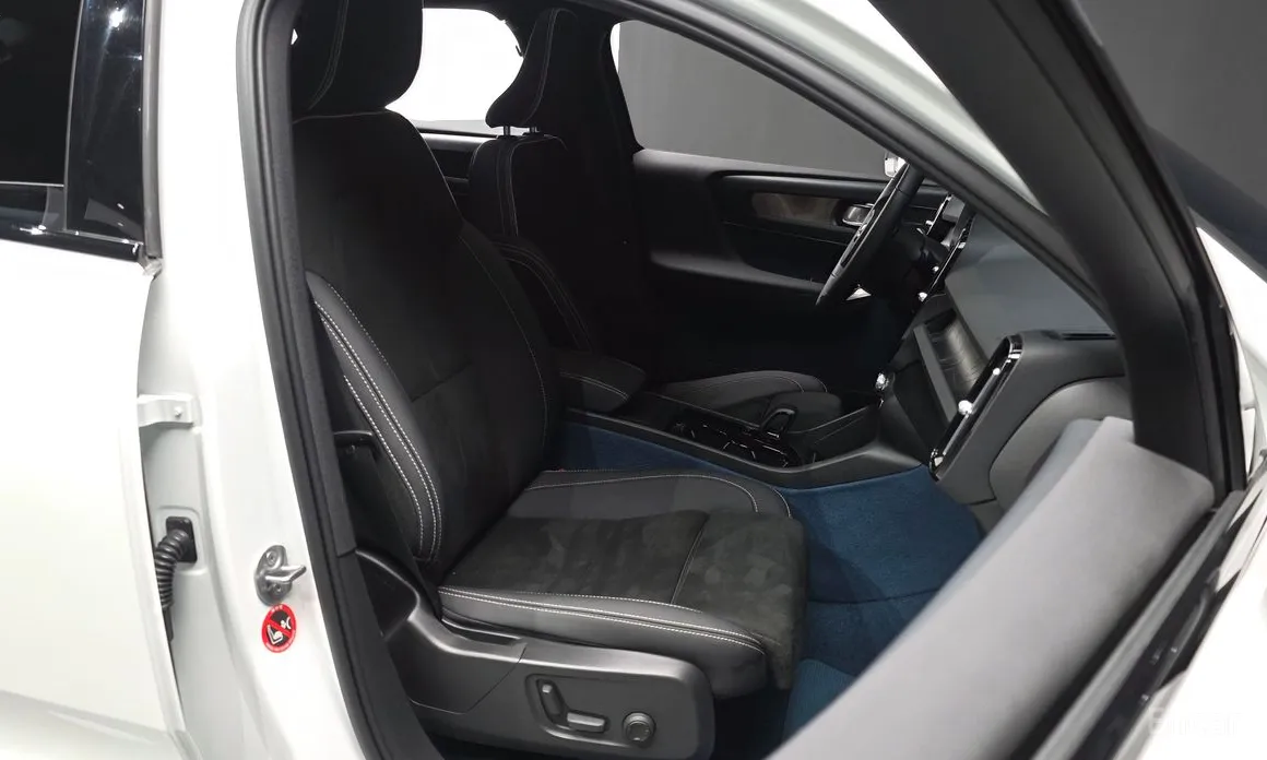 Фото 10 - Volvo C40