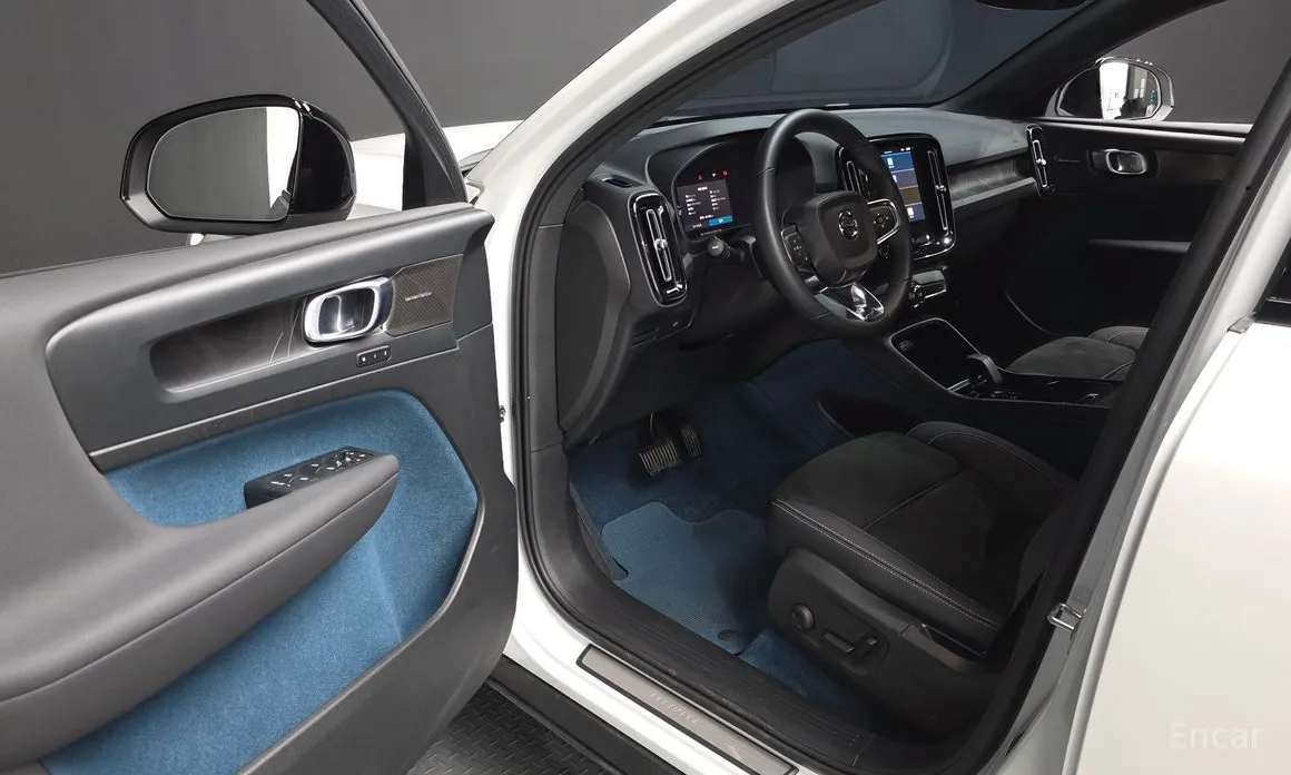 Фото 11 - Volvo C40