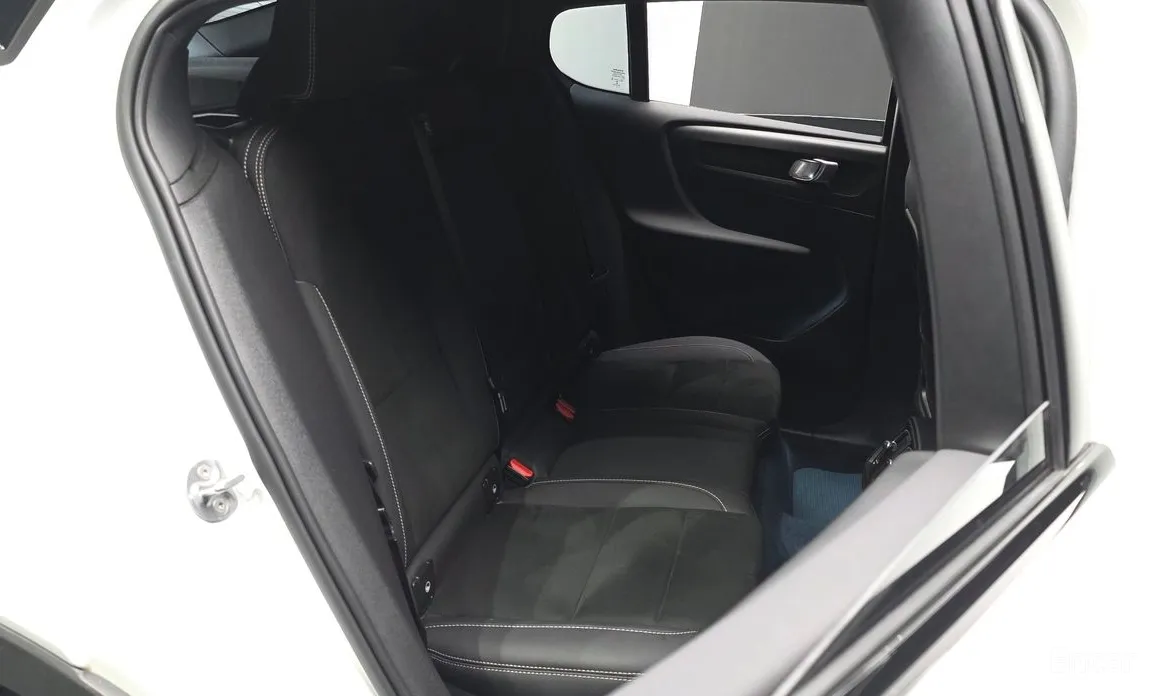 Фото 12 - Volvo C40