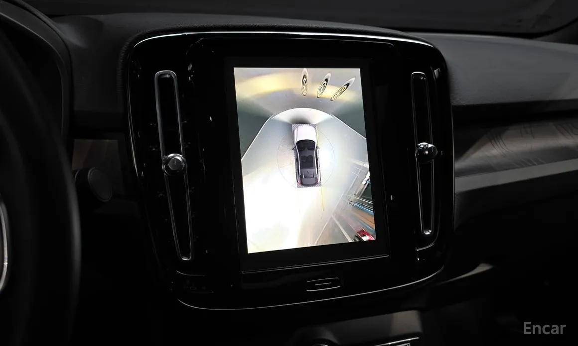 Фото 15 - Volvo C40