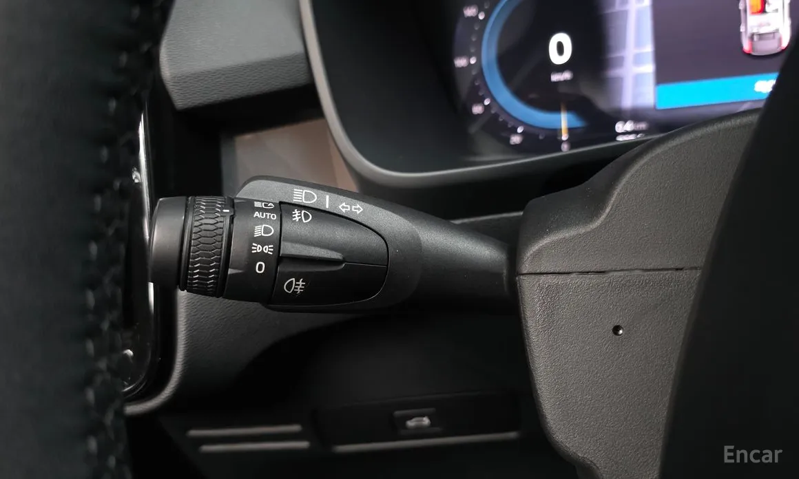 Фото 18 - Volvo C40