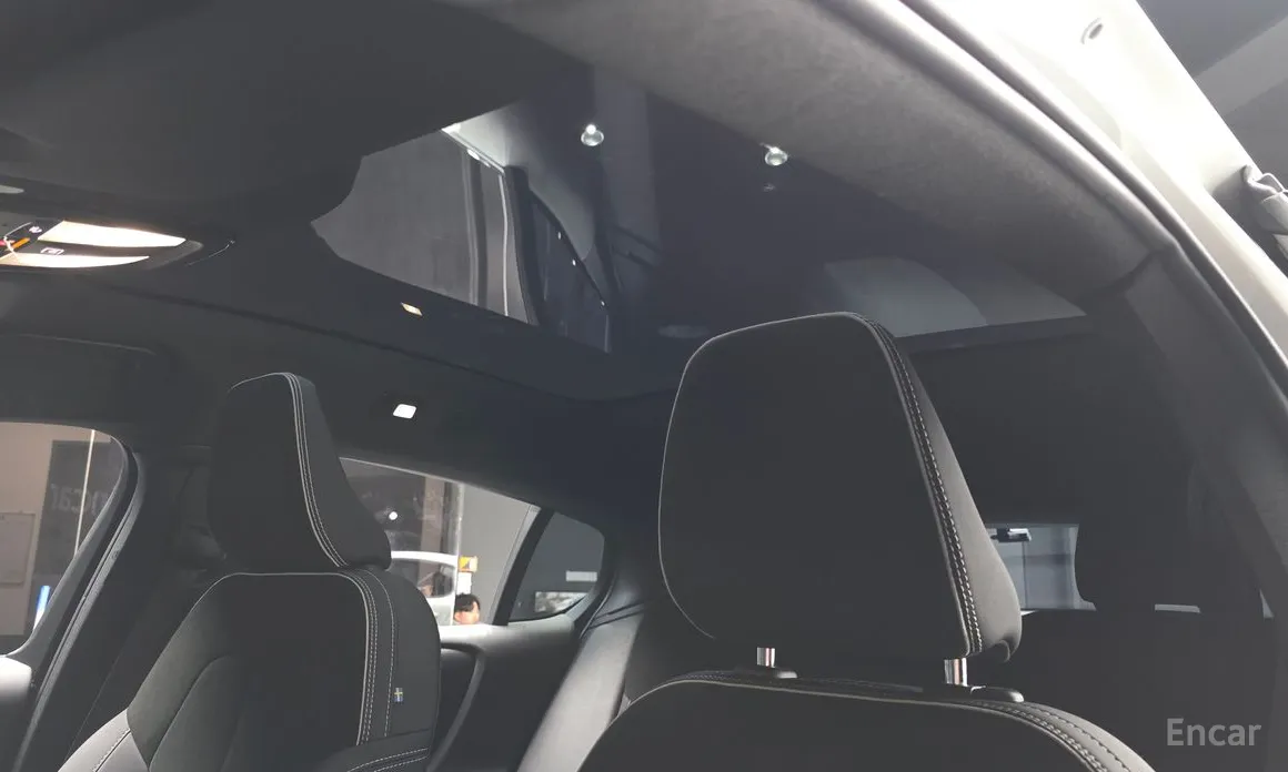 Фото 19 - Volvo C40