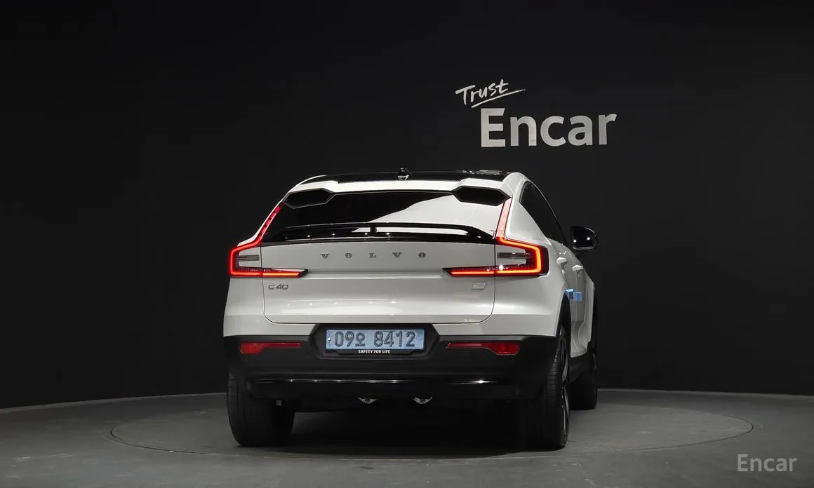 Фото 4 - Volvo C40