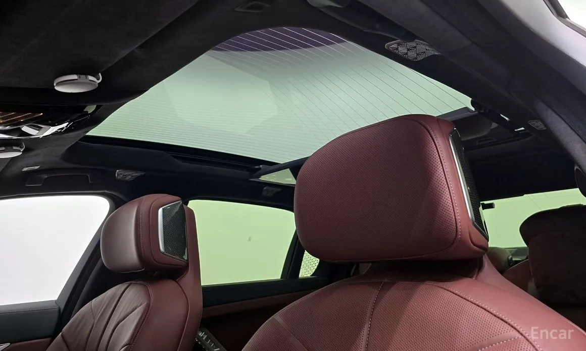 Фото 18 - BMW i7