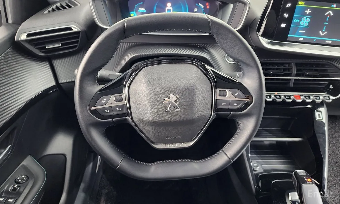 Фото 13 - Peugeot 208