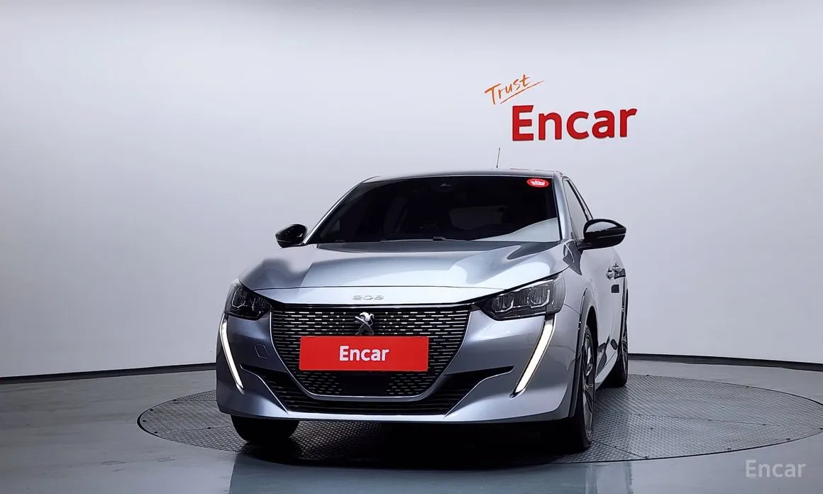 Фото 3 - Peugeot 208