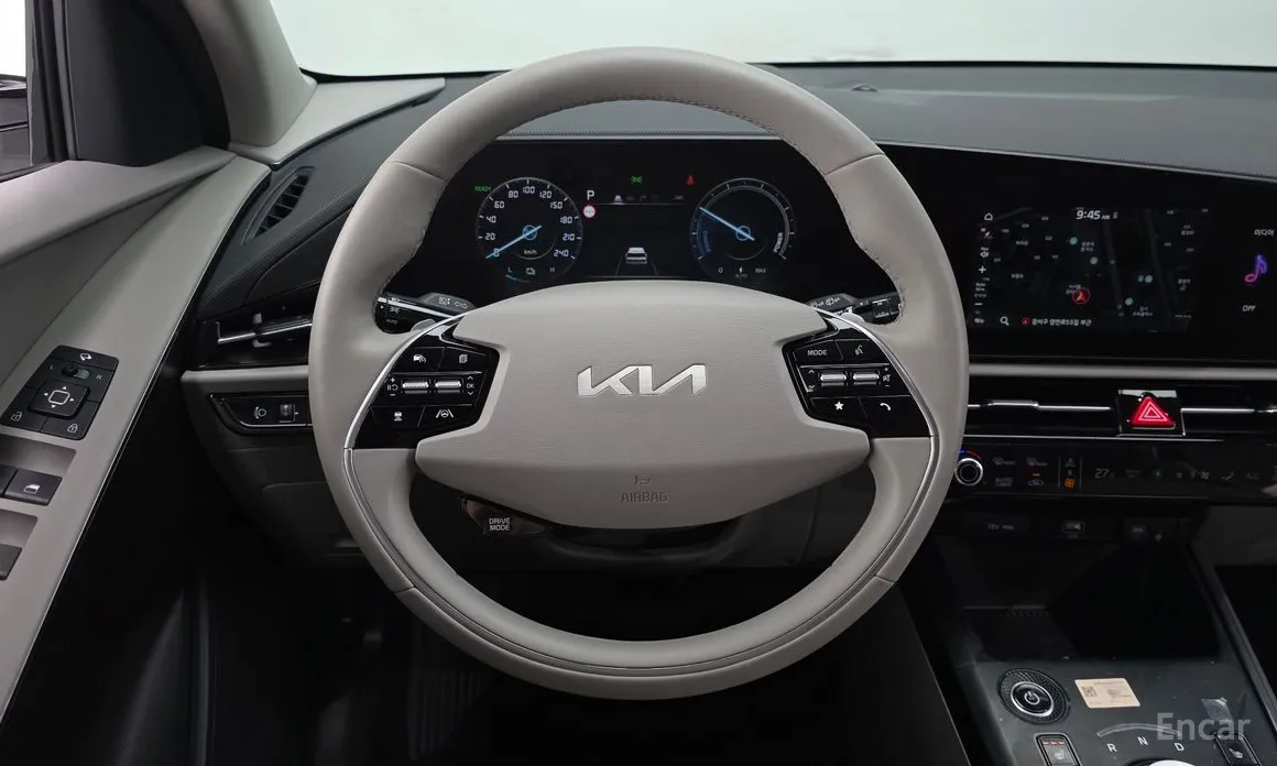 Фото 13 - Kia Niro