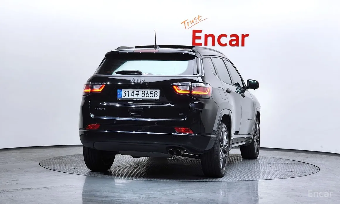 Фото 4 - Jeep Compass