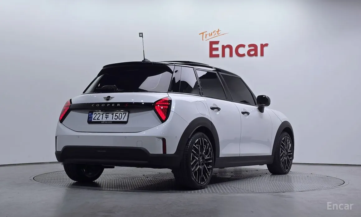 Фото 2 - Mini Cooper