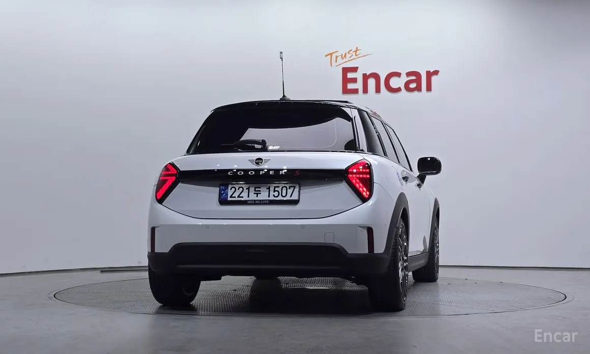 Фото 4 - Mini Cooper